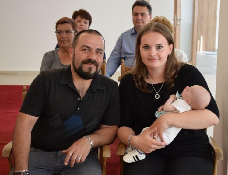com/ stochov Rozálie Procházková Mark Farkaš Roman Pěch Z KANCELÁŘE MÍSTOSTAROSTKY INFORMACE PRO OBČANY 1) VÝSKYT