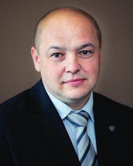 Garant studia a hlavní lektoři Róbert Debnár Absolvent Vysoké školy dopravy a spojů v Žilině, obor Výrobní systémy s