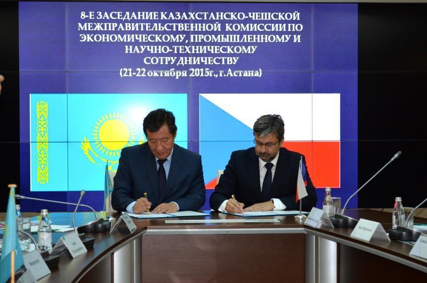 průmyslu a obchodu, na KZ straně je od r. 2015 NM energetiky Poslední (9.