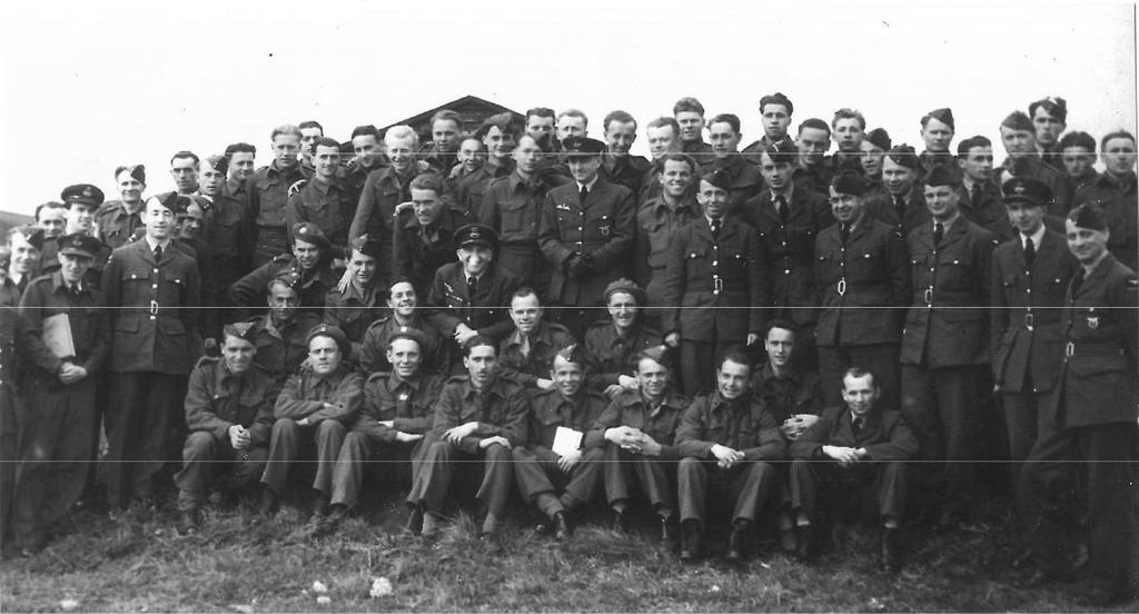 Obr. 13 ;T Cosford, b ezen/duben 1ř45 (A.