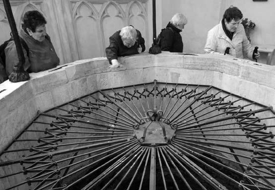 Komentovaná prohlídka na Zelené hoře. Foto: Jaroslav Tichý Studniční kaple ve žďárském zámku. Foto: Jaroslav Tichý Galerie. Foto: Jaroslav Tichý Po stopách Santiniho.
