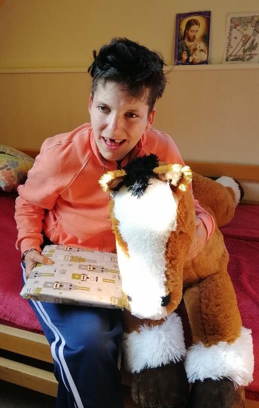 20 My všichni z oddělení P3 a P5 přejeme, mnoho krásně prožitých dalších let, Paní Marii Froňkové, která