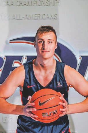 Myslím, že pro mne ale nebude těžké zapadnout do tohoto stylu, věří mladý basketbalista. 205 centimetrů vysokého hráče těší, že se na americké univerzitě dá kombinovat škola se sportem.