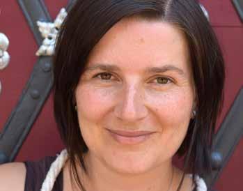 CHARITNÍ OŠETŘOVATELSKÁ SLUŽBA Martina Chalupská zdravotní sestra Proč pracuji pro Oblastní charitu Jihlava? Vyhovuje mi práce se staršími lidmi - těch je v Charitní ošetřovatelské službě převaha.