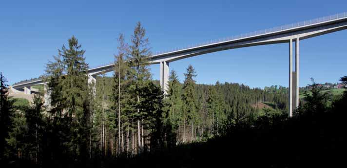 STAVEBNÍ KONSTRUKCE STRUCTURES 25 Obr. 25 Most Valy Fig. 25 Valy bridge Obr. 26 Most Rieka Fig. 26 Rieka bridge 26 byl proveden dle přílohy NN v STN EN 1992-2.