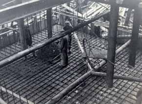 let. Stavba nového mostu byla zahájena v červnu 1938 a do provozu byl uveden 1. září 1942. Most je dlouhý 510 m a tvoří ho devět oblouků, z nichž největší má rozpon 150 m a ostatní 35,65 m.