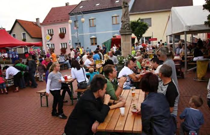 Waldemara Matušky, Petra Muka, Elvise Preslyho, Jiřího Schelingra aj. Programem provázel moderátor Radia Čas pan Radim Bednář.