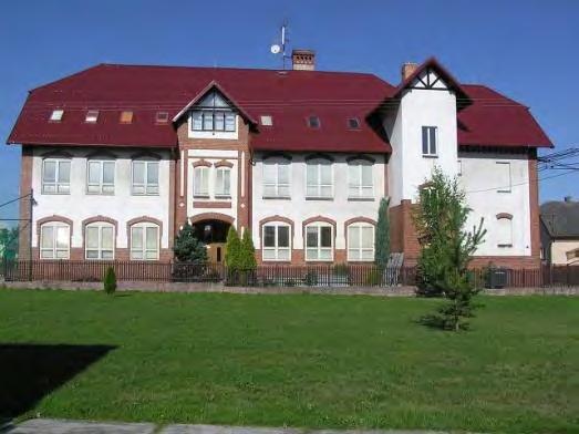 Rada na základě žádosti MŠ schválila na dobu neurčitou navýšení počtu dětí o 4 v každé z pěti tříd. Armatury Group a.s. předložila veřejnoprávní smlouvu na provedení plánované stavby haly v areálu firmy.