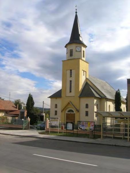 Naše farnost patří do ostravsko opavské diecéze, která byla založena v roce 1996 a je nejmladší českou diecézí. Je v ní registrováno cca 240 kněží, z nichž je skoro 60 Poláků.
