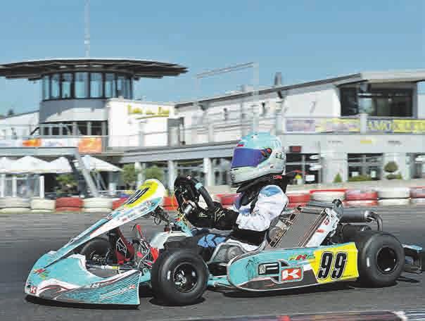 28 Krušnohor, zpravodaj stavebního bytového družstva HKC Racing Team Most: Jezdci přivezli body WACKERSDORF Začátek prázdnin strávili malí motokároví závodníci mosteckého HKC Racing Teamu na trati v