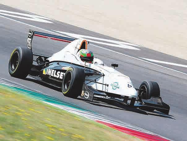 Krušnohor, zpravodaj stavebního bytového družstva 29 z Německa, formuloví mají nové úspěchy pak dotáhl a vyhrál, ale trocha rozladění tam přeci jenom zůstala, přiznal se po závodě Danny Luderer.