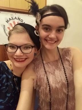 10. PLES HALAHOJE A CENY ZLATÁ LAVIČKA 23. února 2019 se Halahojáci hodili do gala a sešli se na již tradičním plese v Domě zahrádkářů.