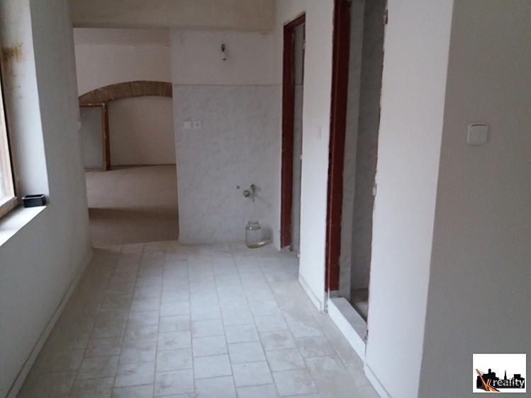 Záznam o prodeji srovnávané nemovitosti č. 3 1. Identifikace Prodej, Byt, 134 m 2, Okružní,, Celková cena: 3.075.000 Kč Adresa: Okružní,, 2.