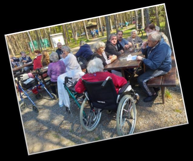 Zde se nachází přilehlá restaurace U pramene,