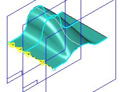 Lekce 5 Tvorba plochy Když přidáte řez nebo vodicí křivku do existujícího prvku BlueSurf pomocí možnosti Vložit skicu, bude nová skica připojena k řezům nebo vodicím křivkám.