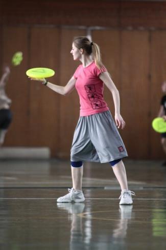 zahraničí. Frisbeer Cup je zároveň největší halový turnaj ve Freestyle Frisbee na světě.