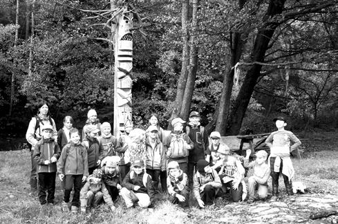 Gabriela Hronová FLORBAL CUP V MLADÉ BOLESLAVI V pondělí 19. 10. 01 se naši chlapci z 8. a 9.