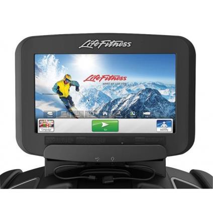 LF 95T Elevation Discover DISCOVER SI DISCOVER SE - dotykový displej - tablet, - úhlopříčka 26 cm splňuje ty největší nároky provozovatelů fitness center i jejich klientů.