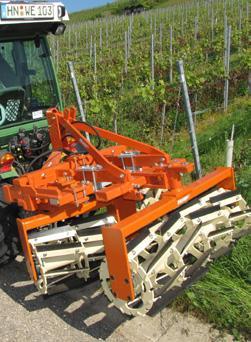 Obr.3: Dvojitý lámací vál Obr.4: Několikrát přelámané ozelenění (www.der_deutsche_weinbau.de) 3.4.2 Kosení a mulčování Jedná se o základní agrotechnický zásah zvláště vhodný v suchém období.