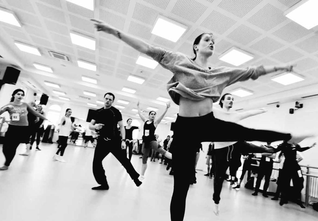 KONKURZ DO MUZIKÁLU VÝROČÍ Leonard Bernstein (1918 1990) Stephen Sondheim (1930) Arthur Laurents (1917 2011) Jerome Robbins (1918 1998) WEST SIDE STORY Klasický pilíř světového muzikálu poprvé v
