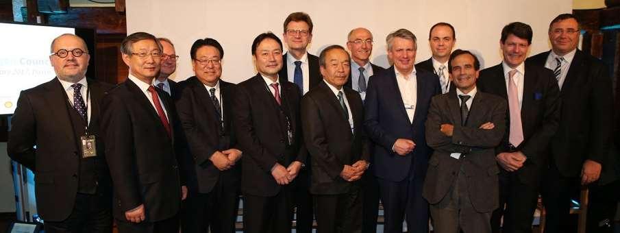 2017 založen Hydrogen Council v Davosu 13 ČLENŮ 13 global industry leaders joined together in promoting hydrogen