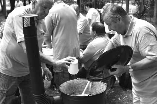 I my jsme skončili naší folklorní letní dožatou Oldněmčanu. A nebylo toho málo. Co nám dává sílu? Je to chuť, láska k folkloru, společné porozumění a to nejdražší - srdce.