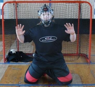 Obrázek 8. Základní postavení brankáře 2.5.2.3 Svalové dysbalance u hráčů florbalu Svalové dysbalance florbalistů jsou spojeny se specifickými charakteristikami tohoto sportu.