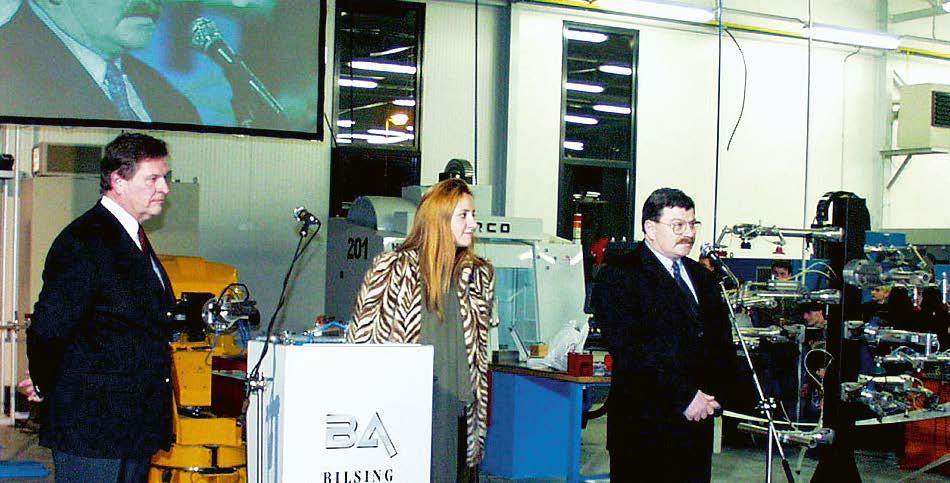 narozeniny firmy si užilo okolo 500 lidí Zleva: Eva Kročová, Mohsen Ahmadian (ředitel BA Irán) Dana Drábková (marketing), Alfred Bilsing (jednatel společnosti), Margit Adamová (asistentka vedení),