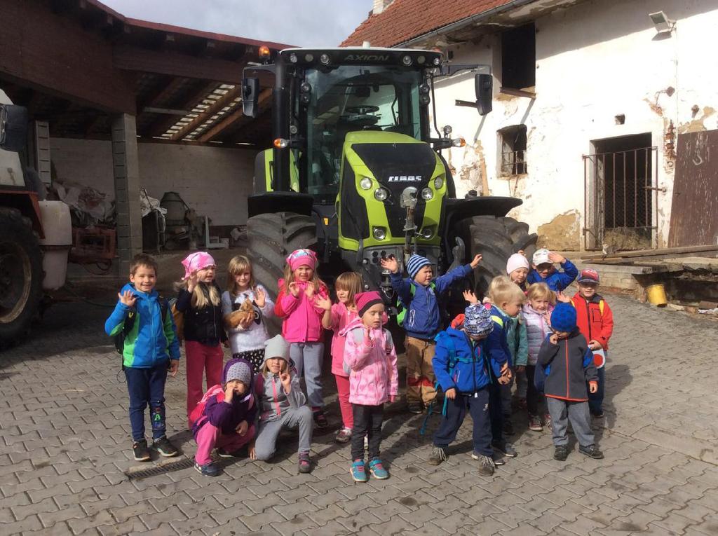 a církev, ukazující Pána, který se přibližuje všemu. Pán nechová ošklivost vůči věcem, naše hříchy v něm nepůsobí odpor. Přibližuje se ke všem, jak k zdravým, tak i k malomocným i churavým.