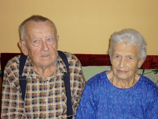 Přejeme jí proto do dalších let hodně zdraví, trpělivosti, osobní i pracovní pohody při hodinách hudební nauky, aby do budoucna nedostávala otázky typu: Paní učitelko, kolik jste přispěla peněz při