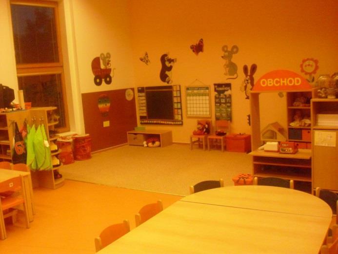 V době prázdnin jsme my dospěláci při přípravách trošku přestěhovali a upravili prostředí uvnitř, aby se nám v něm líbilo a cítili jsme se dobře.