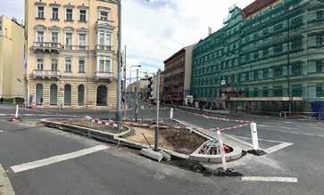 Dochází k úpravě semaforů, rozšíření ostrůvku uprostřed křižovatky a ke vzniku tří nových přechodů pro chodce, které zásadně zlepší bezbariérovou prostupnost křižovatky.