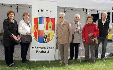 V průběhu dne se odehrála vystoupení seniorů z dramaticko-recitačního kroužku a rovněž kroužku tanečního z Centra aktivizačních programů, vystoupení dětí sousedící mateřské školy Šimůnkova a základní