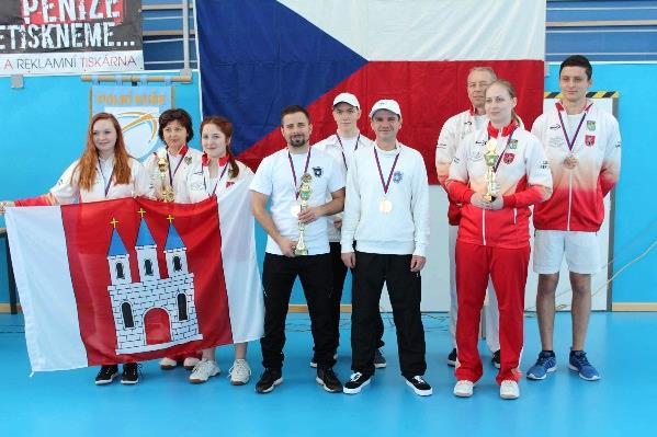 SAVANA KLUB KUŠÍ KOSTELEC NA HANÉ, z.s. Mistrovství ČR v hale 23 Koncem března se v Otrokovicích konalo halové mistrovství České republiky ve střelbě z polní kuše.