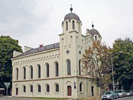 Na své misi se seznámí se svéráznou a nezkrotnou spisovatelkou Olgou a pronikne na vyhlášené večírky, na nichž každý hledá únik ke krátké svobodě po svém (17.45). BLÍŽENEC akční.