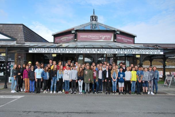 Obhajoby seminárních prací v jazyce anglickém Dne 6. června 2019 se v čítárně konaly obhajoby seminárních prací.