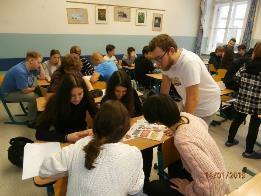 Maraton psaní dopisů opět na naší škole Studenti našeho gymnázia se 10. prosince opět po roce zapojili do největší světové akce organizace Amnesty International Maraton psaní dopisů.