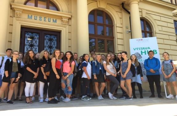 Exkurze a projekty Spolupráce s odborníky z AV ČR, Přírodovědecké fakulty, Fakulty rybářství a ochrany vod, Odboru životního prostředí Magistrátu ČB Roadshow raci - 2. E - 25. 9.