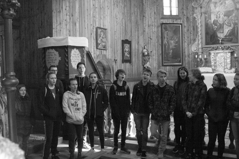 Adventní koncert České V pátek 14. prosince 2018 se uskutečnil tradiční vánoční koncert našeho gymnázia.