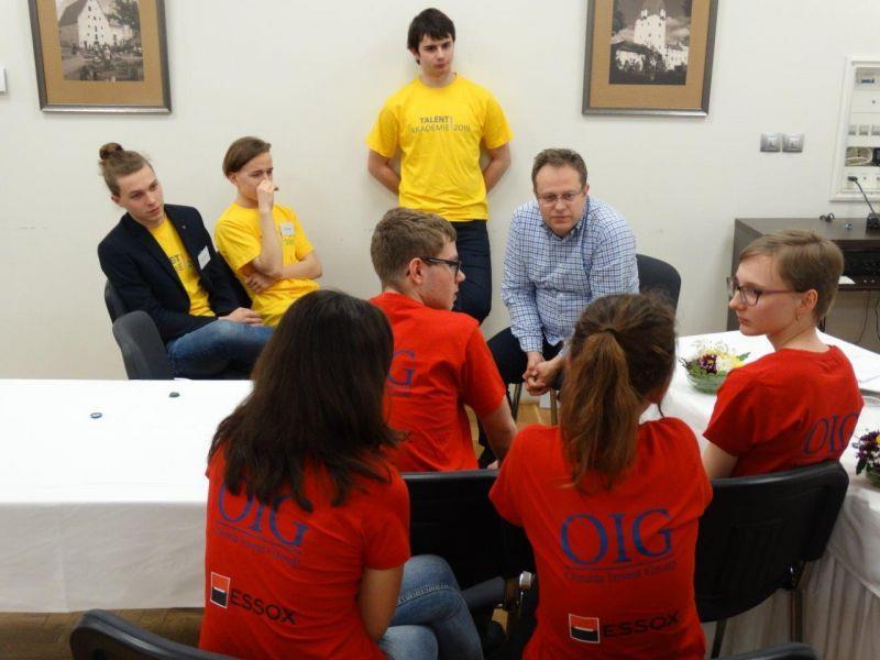 V Českých Budějovicích už jsem podruhé a jsem nadšen z těch studentů, z jejich otázek, z toho, jak mě nutí přemýšlet a jak oni sami dokáží přemýšlet o světě, který je obklopuje uvedl pro Jihočeskou