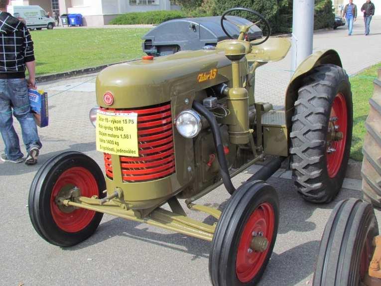 Konec 20. let Kolben a Daněk traktory Praga AT 25, Wichterle a Kovařík Prostějov Wikov 22 a 32 na petrolej a Wikov diesel 22-35, V 30. létech p. Svoboda v Kosmonosech u Mladé Boleslavi. Konec 30.