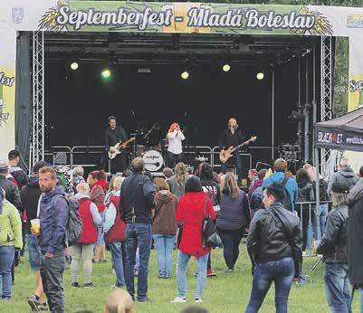12 Akce Septemberfest má za sebou dvoudenní premiéru Pivní slavnost Septemberfest má za sebou devátý ročník a poprvé se konala ve dvou dnech, v pátek 6. září a v sobotu 7.