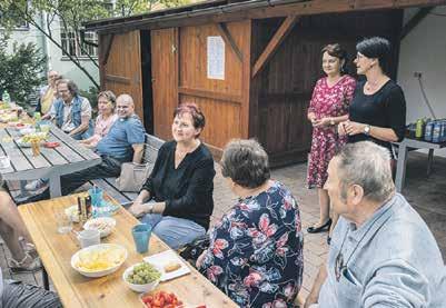 Nabízí zajímavý estetický doplněk, ale i novou možnost posezení pod širým nebem při návštěvách muzea a dalších akcí.