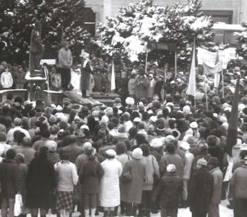 Jak probíhala revoluce 1989 v našem městě ZPRAVODAJSTVÍ Listopadové události v Novém Městě na Moravě vyvrcholily stejně jako v celém Československu generální stávkou 27. listopadu.