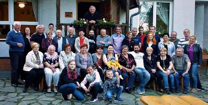 SPOLEČENSKÁ RUBRIKA 9. Sousedské posezení občanů ulice Lesní a jejich přátel Dne 24. 5.
