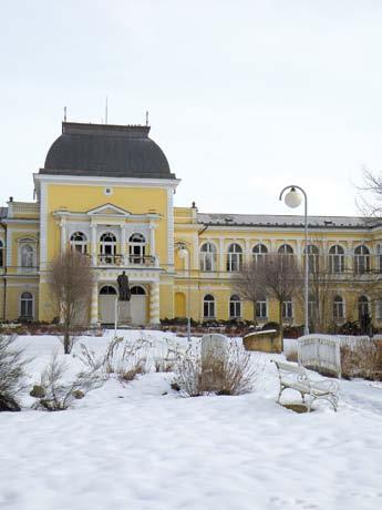 KERAMIKA V ZAHRADĚ NOVÁ VÝSTAVA: VIERA SEHNOUTKOVÁ PATCHWORK 7.11. 2019 13.1. 2020 VERNISÁŽ: 7.11. 2019 16 HOD.