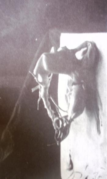 Kindermädchen, 1936, kov, papír, boty,