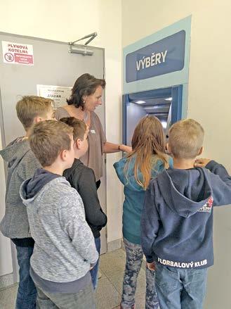 Den zvířat na 2. ZŠ Páteční den ve škole byl zvláštní tím, že jsme přišli převlečeni za zvířata. Hráli jsme různé hry a plnili úkoly, za které jsme dostávali razítka do zvířecího cestovního pasu.