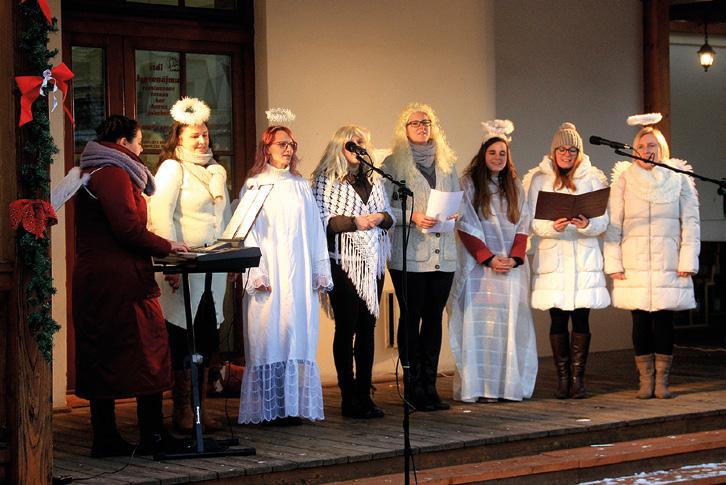 Začátkem prosince loňského roku uspořádal městys Buchlovice na náměstí tradiční Rozsvěcování vánočního