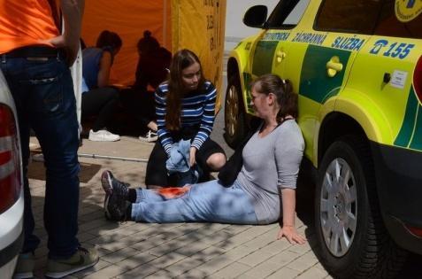 mobilního telefonu. V rámci základních bezpečnostních doporučení se žáci seznámili např. s možnostmi ochrany telefonu před neoprávněným přístupem, včetně krádeže či pravidly instalace nových aplikací.